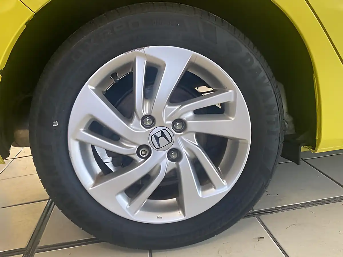 Used 2016 Honda Jazz Se Yellow - Interior and Exterior details 11