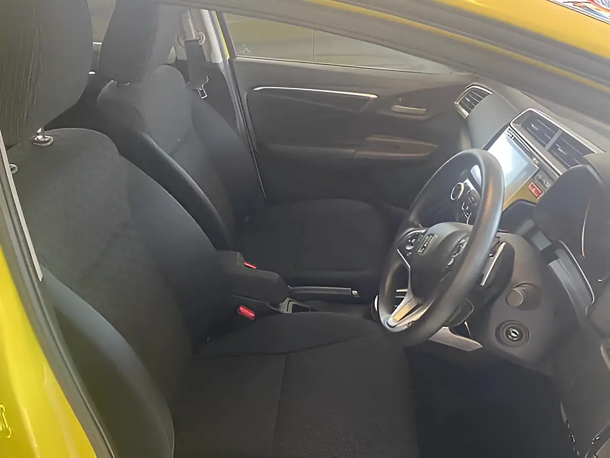 Used 2016 Honda Jazz Se Yellow - Interior and Exterior details 12