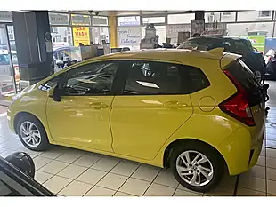 Used 2016 Honda Jazz Se Yellow - Interior and Exterior details 4