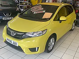 Used 2016 Honda Jazz Se Yellow - Interior and Exterior details 6