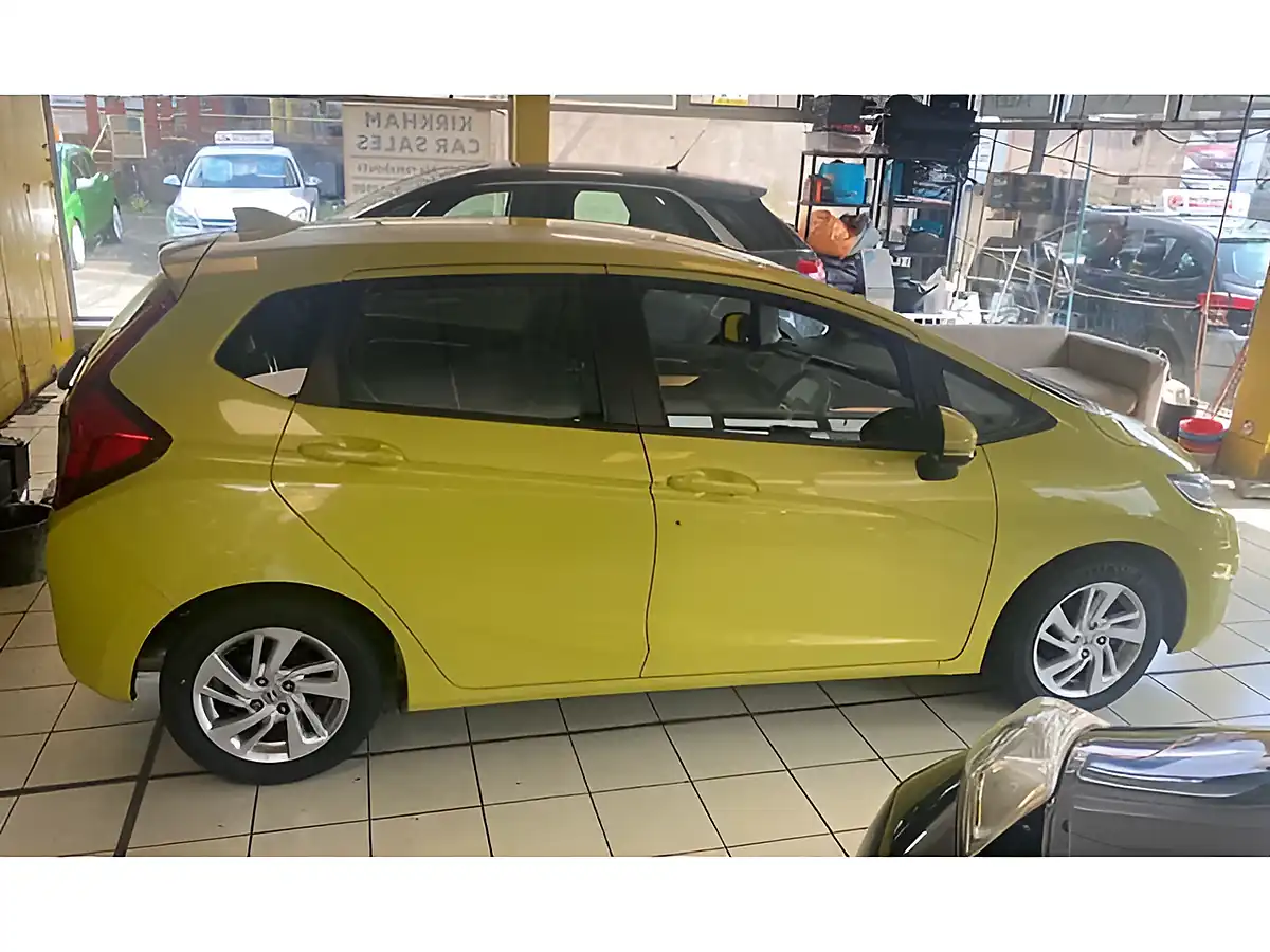 Used 2016 Honda Jazz Se Yellow - Interior and Exterior details 7