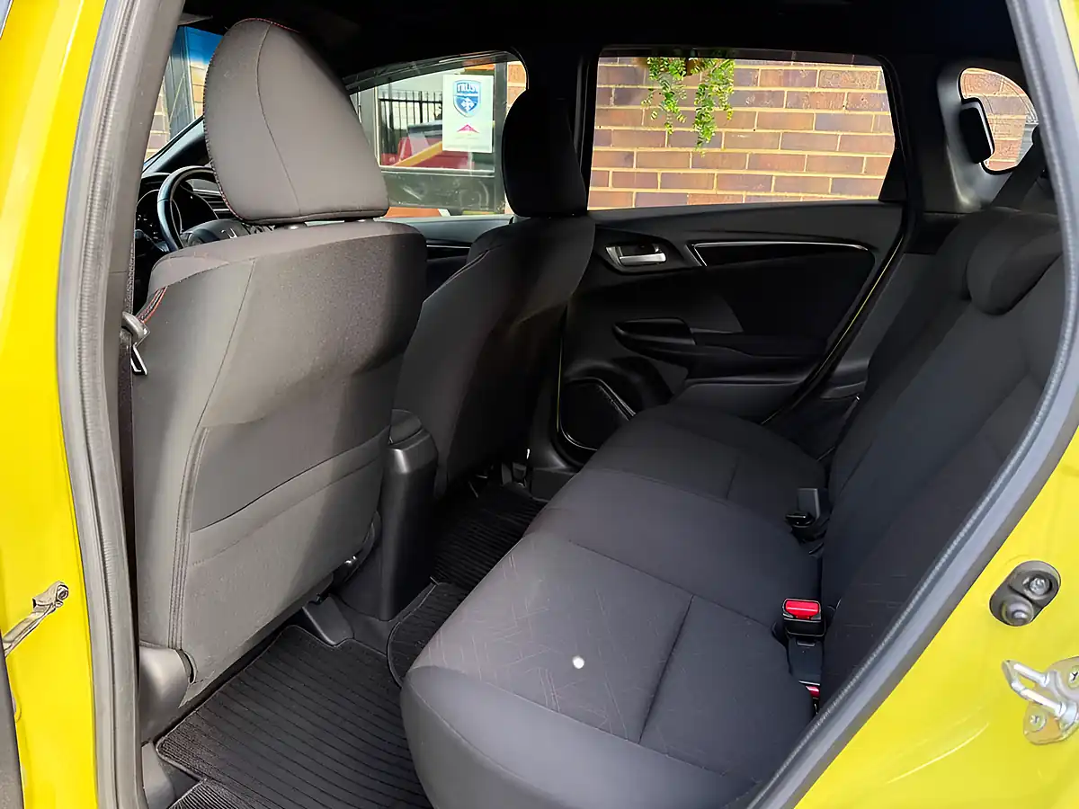Used 2016 Honda Jazz Se Yellow - Interior and Exterior details 17