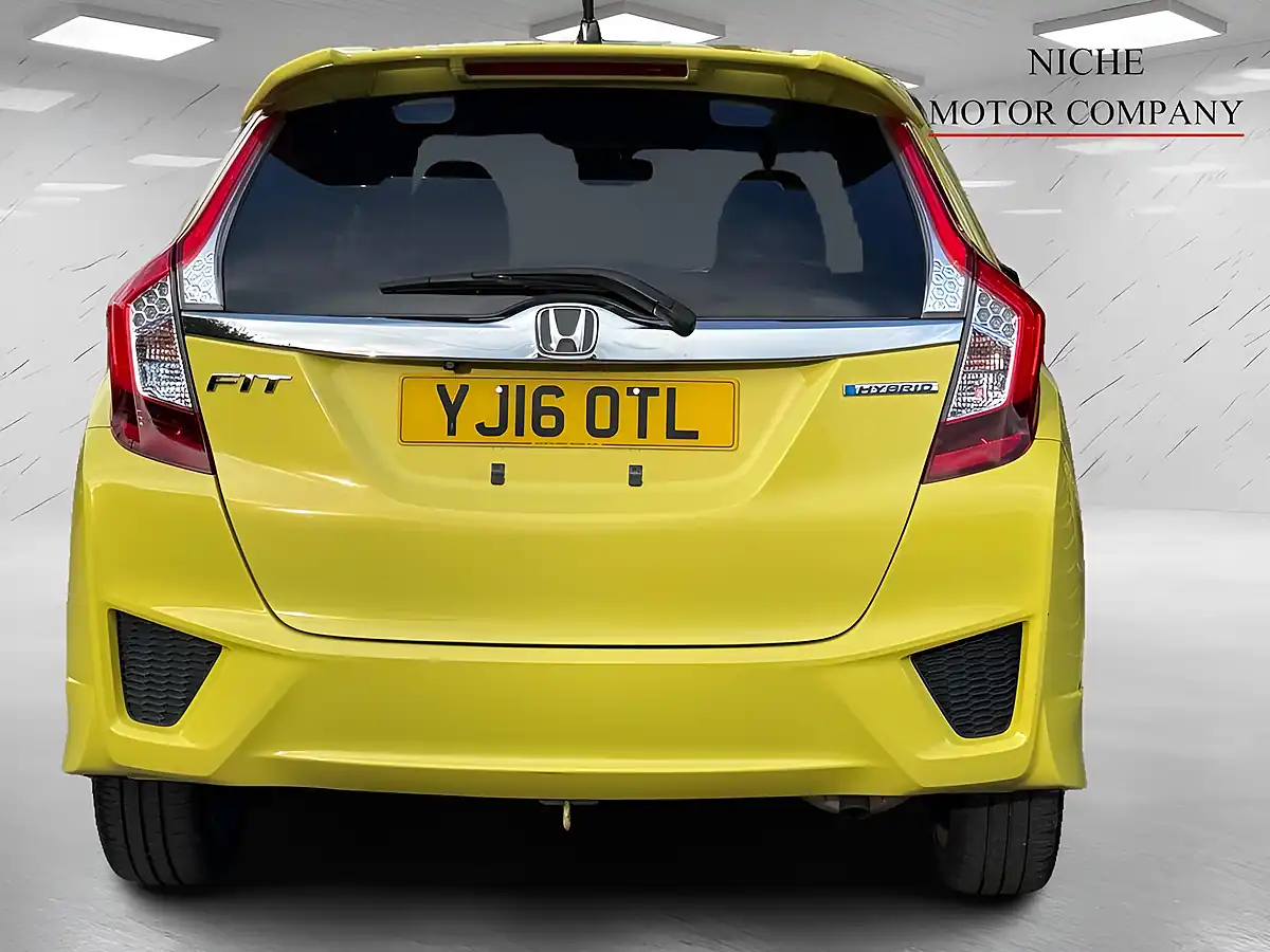 Used 2016 Honda Jazz Se Yellow - Interior and Exterior details 6