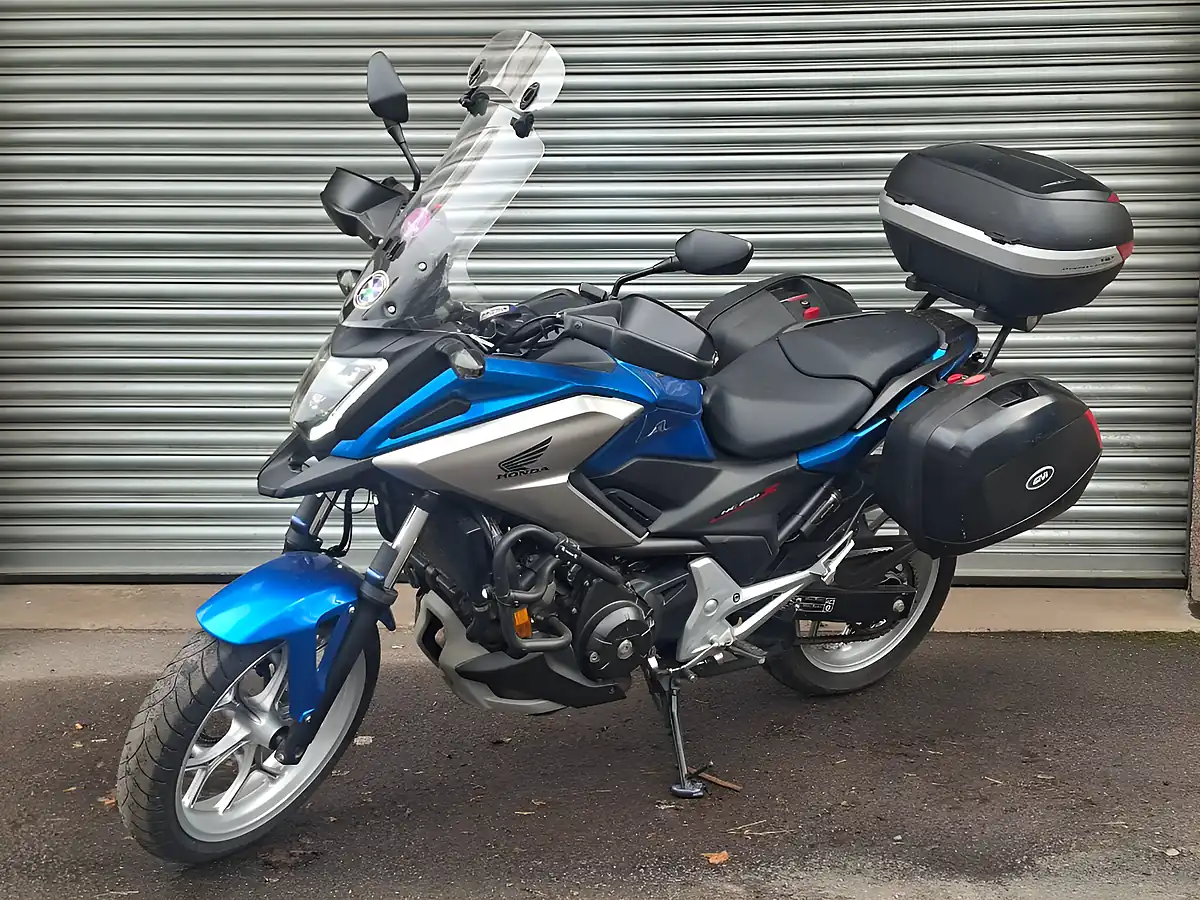 Used 2016 Honda NC750X Blue - Interior and Exterior details 4