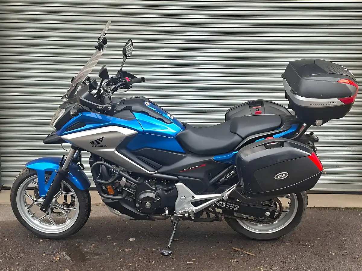 Used 2016 Honda NC750X Blue - Interior and Exterior details 5