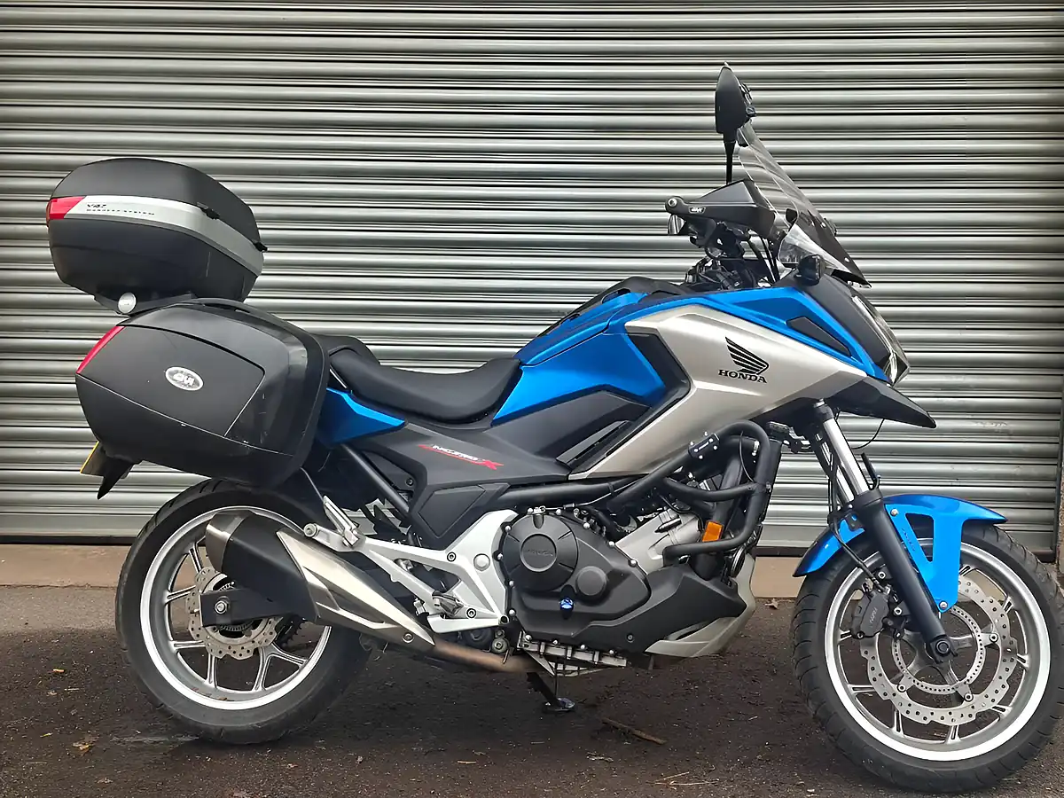 Used 2016 Honda NC750X Blue - Interior and Exterior details 9