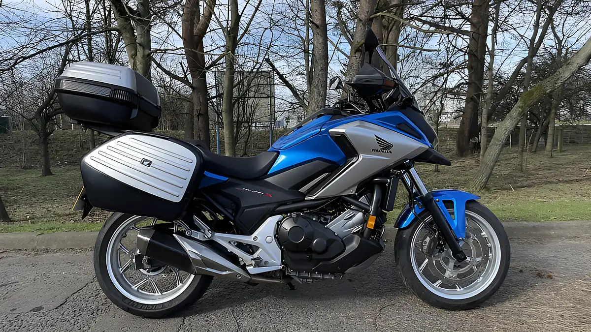 Used 2016 Honda NC750X Xa-G Blue - Front View