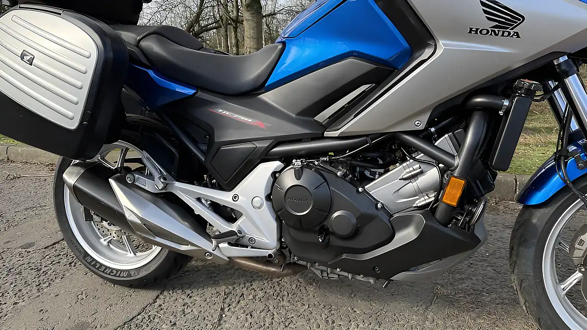 Used 2016 Honda NC750X Xa-G Blue - Interior and Exterior details 6