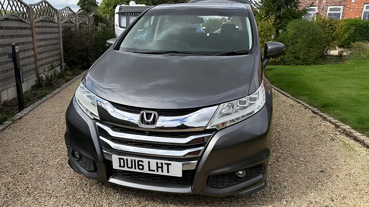 Used 2016 Honda Odyssey Absolute Mineral Blue Metallic - Front View
