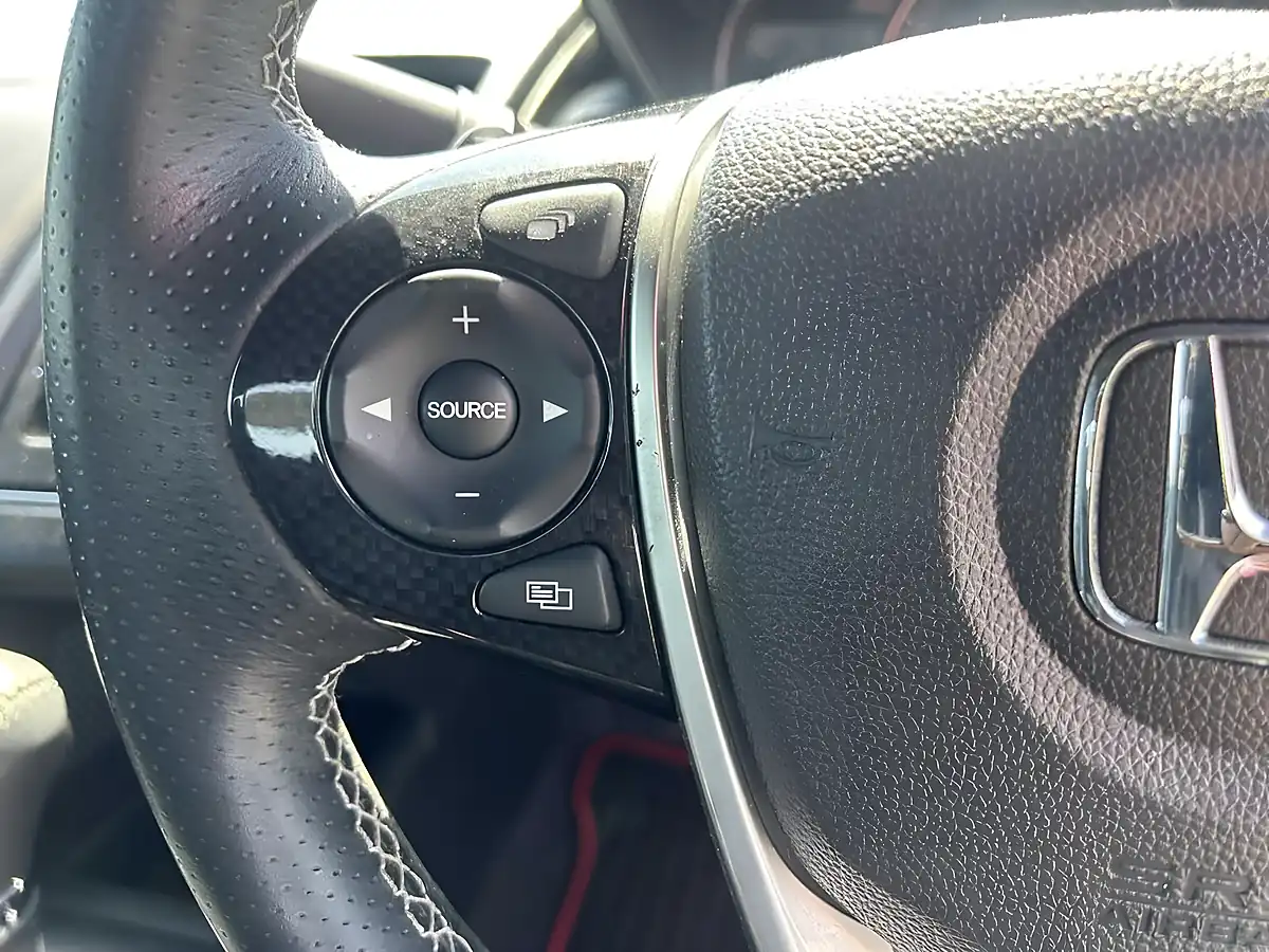 Used 2016 Honda S660 Alpha Flame Red - Interior and Exterior details 10