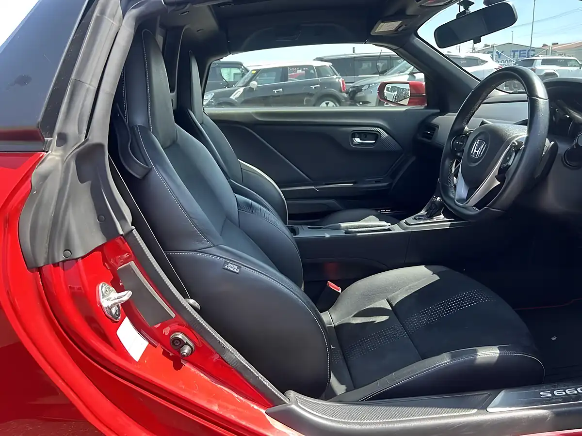 Used 2016 Honda S660 Alpha Flame Red - Interior and Exterior details 11