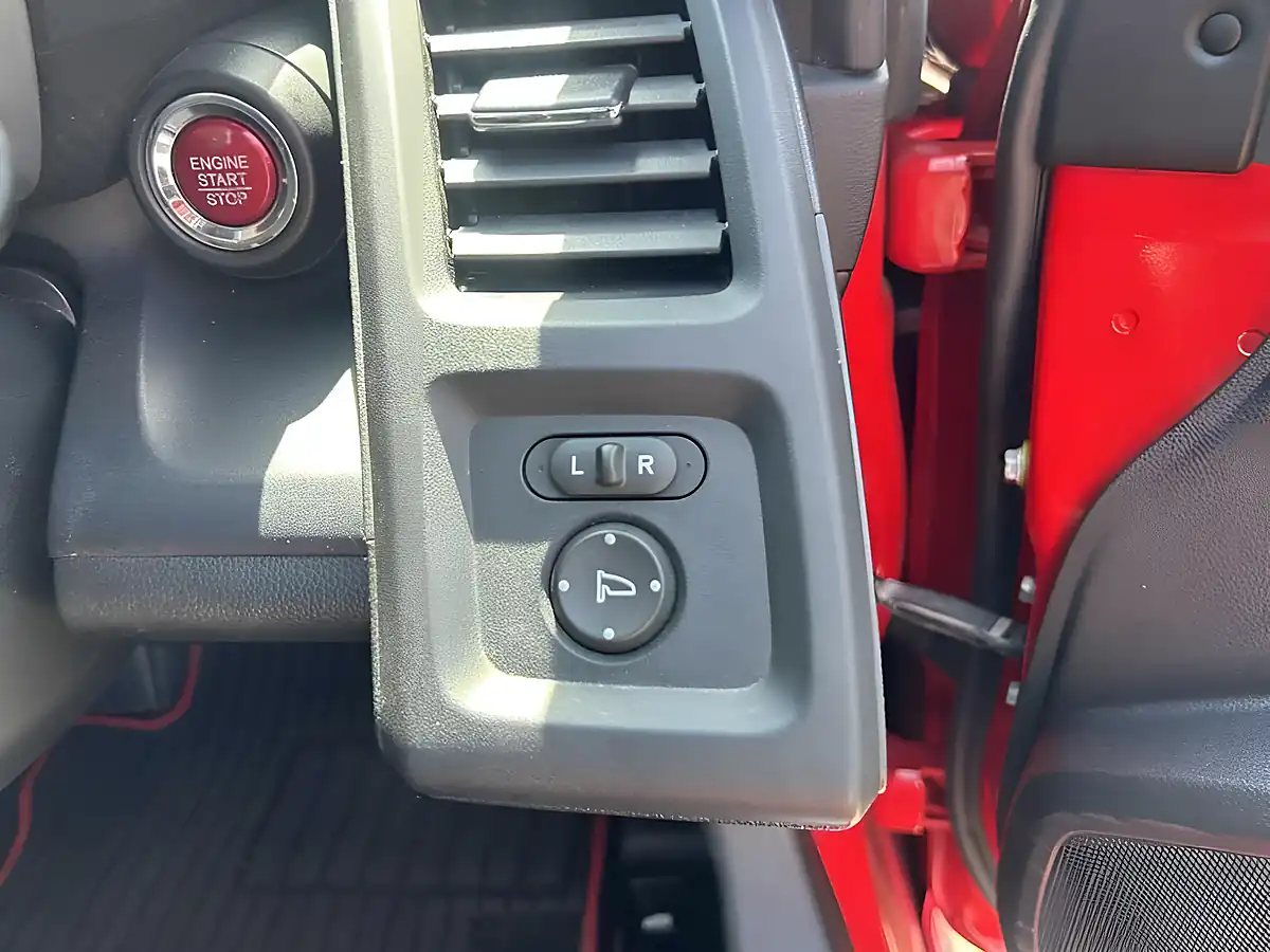 Used 2016 Honda S660 Alpha Flame Red - Interior and Exterior details 14