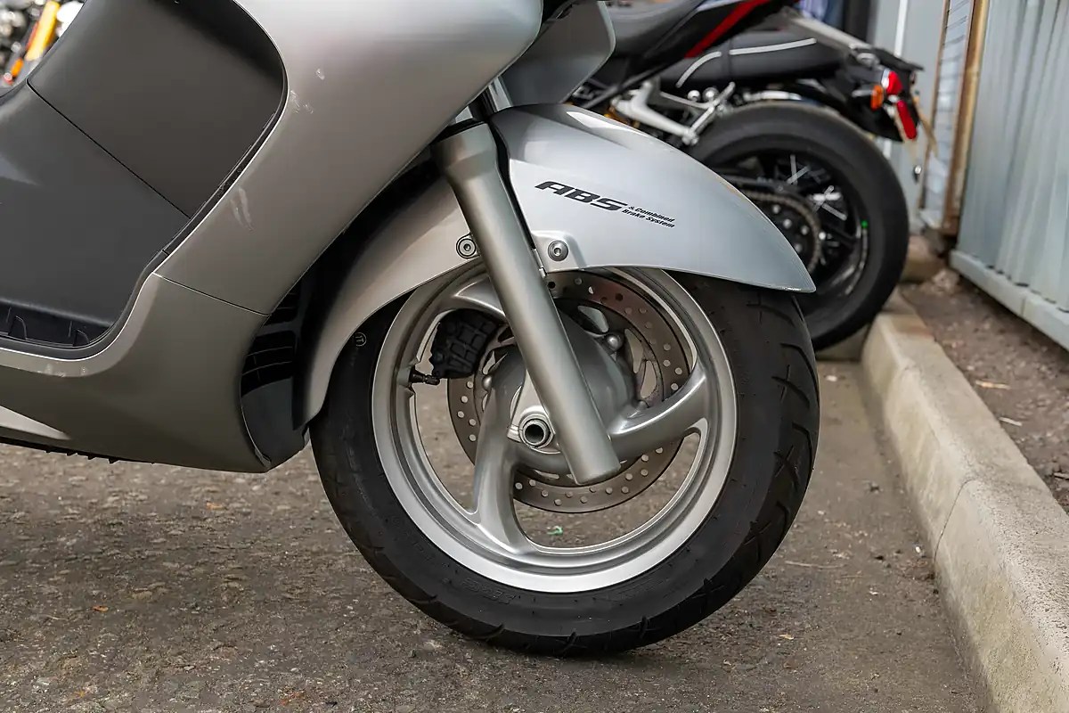 Used 2016 Honda Silver Wing 600 Silverwing Silver - Interior and Exterior details 11