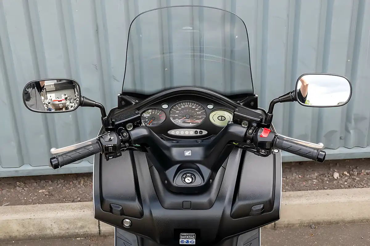 Used 2016 Honda Silver Wing 600 Silverwing Silver - Interior and Exterior details 18