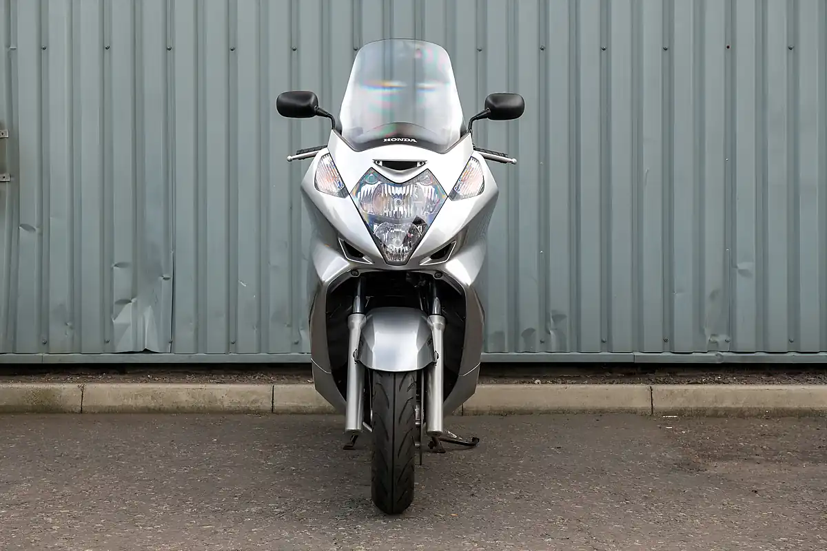 Used 2016 Honda Silver Wing 600 Silverwing Silver - Interior and Exterior details 3