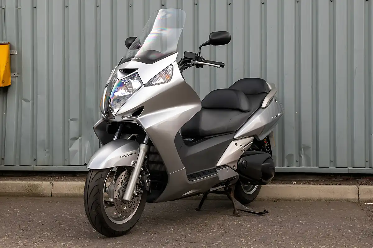 Used 2016 Honda Silver Wing 600 Silverwing Silver - Interior and Exterior details 4