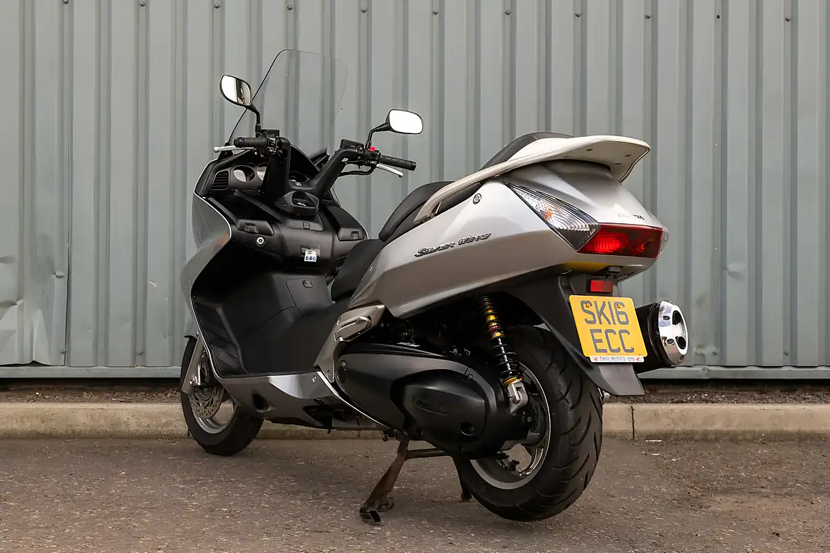 Used 2016 Honda Silver Wing 600 Silverwing Silver - Interior and Exterior details 6