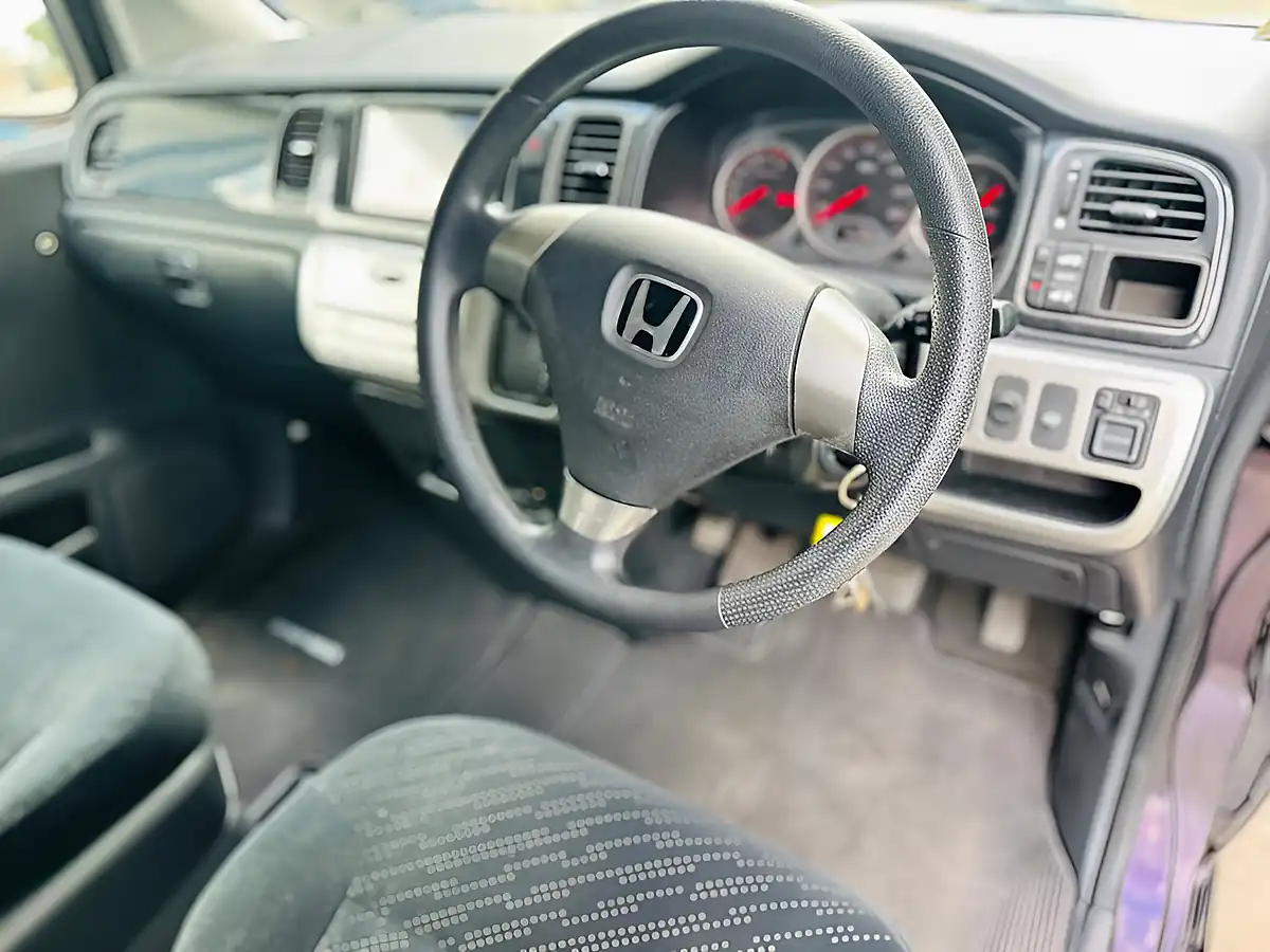 Used 2016 Honda Stepwagon Conversion Purple - Interior and Exterior details 13