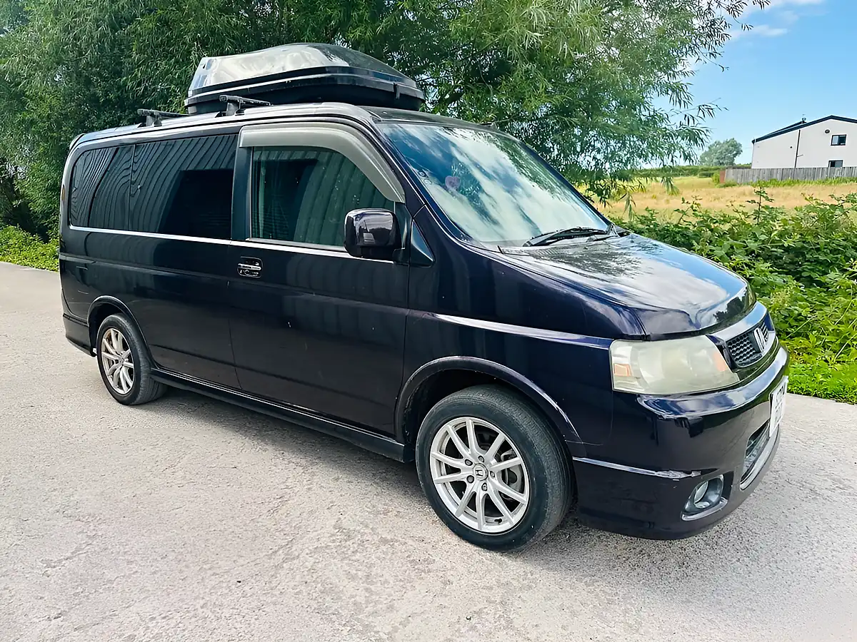 Used 2016 Honda Stepwagon Conversion Purple - Interior and Exterior details 6