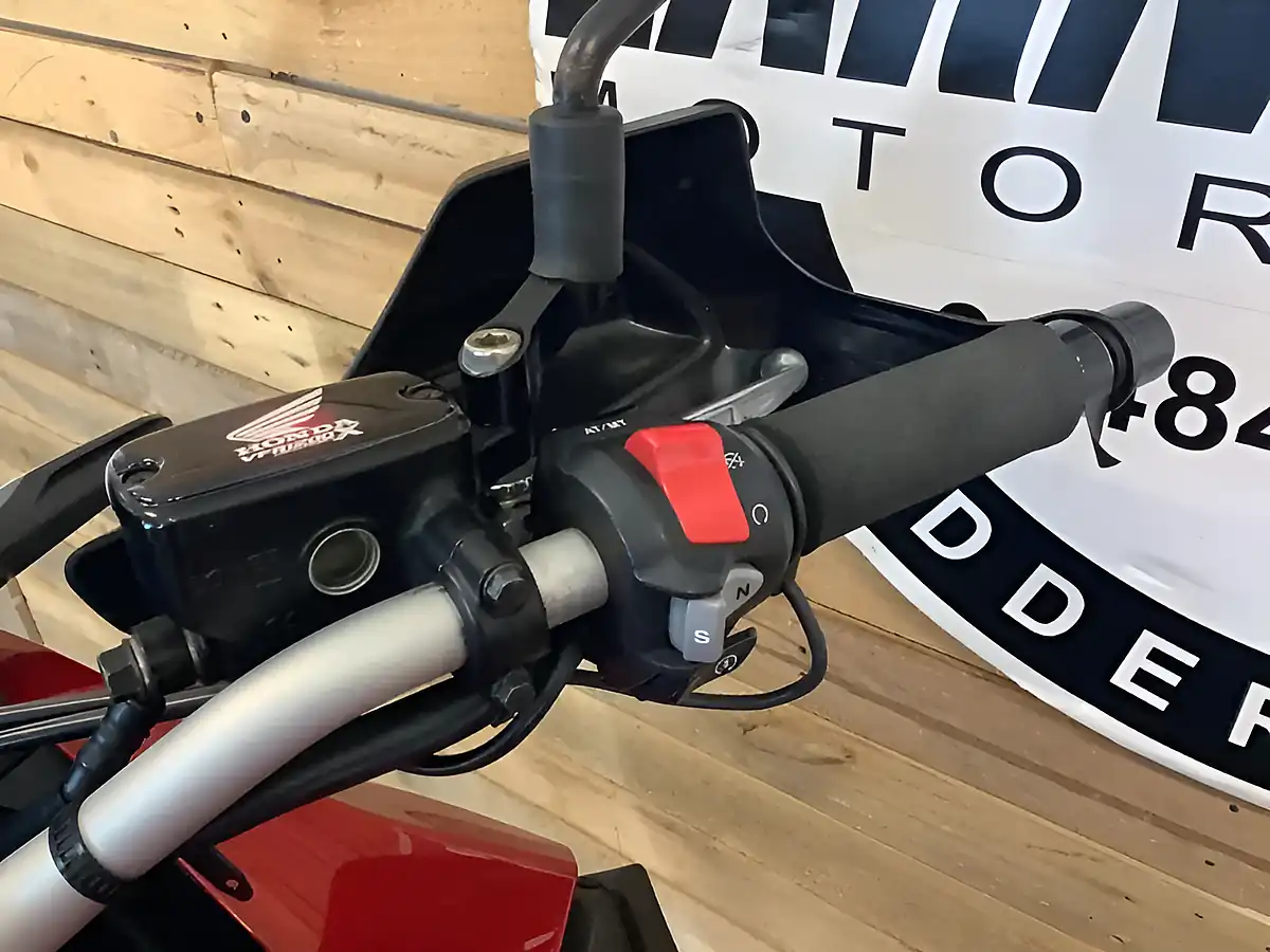 Used 2016 Honda Vfr Adventure Touring Red - Interior and Exterior details 10