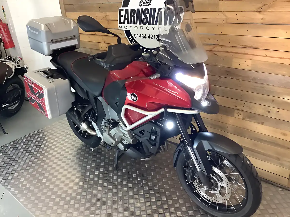 Used 2016 Honda Vfr Adventure Touring Red - Interior and Exterior details 4