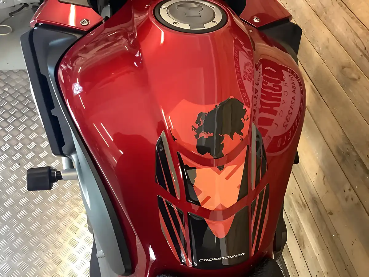 Used 2016 Honda Vfr Adventure Touring Red - Interior and Exterior details 7