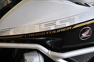 Used 2016 Honda VFR1200X Crosstourer White - Interior and Exterior details 10