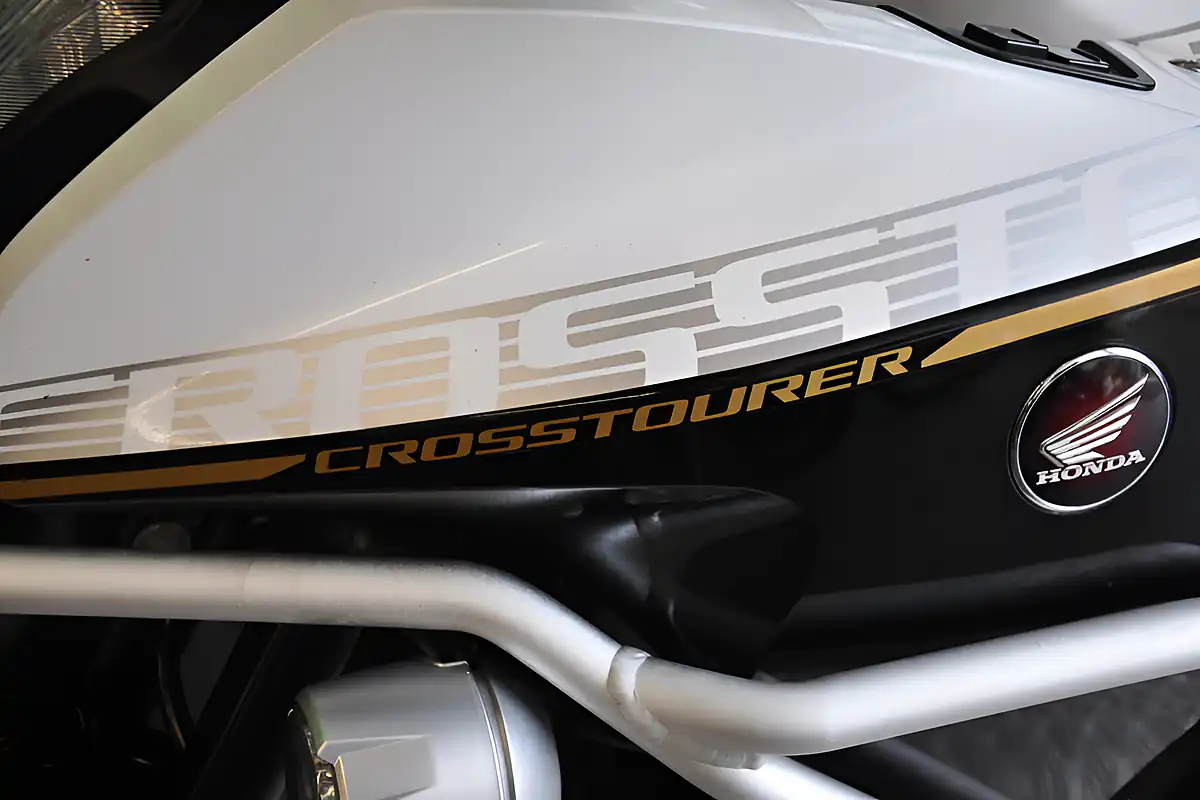Used 2016 Honda VFR1200X Crosstourer White - Interior and Exterior details 10