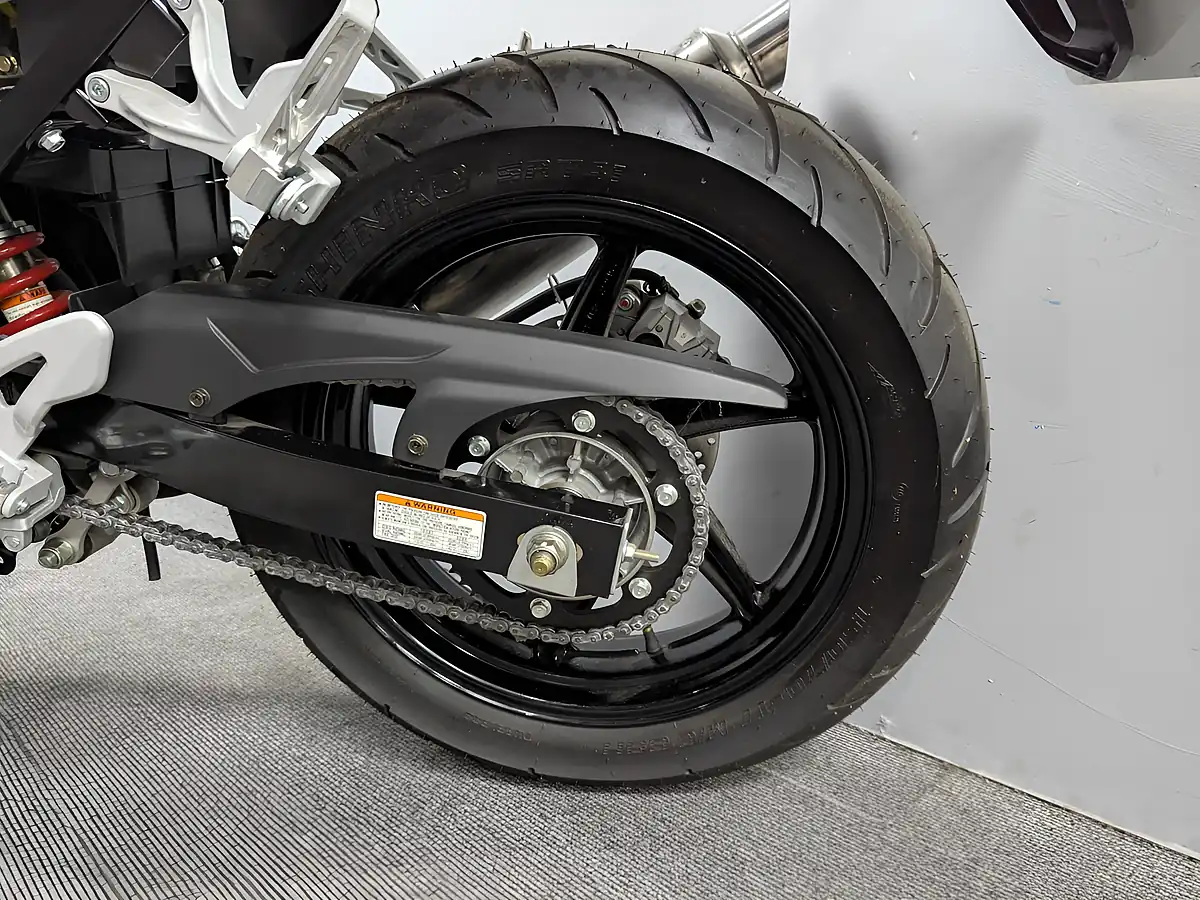 Used 2016 Hyosung GT 125 P White - Interior and Exterior details 14