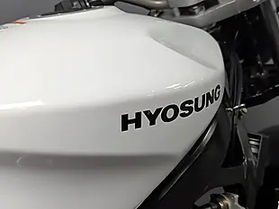 Used 2016 Hyosung GT 125 P White - Interior and Exterior details 18