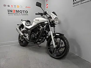 Used 2016 Hyosung GT 125 P White - Interior and Exterior details 2
