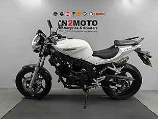Used 2016 Hyosung GT 125 P White - Interior and Exterior details 9