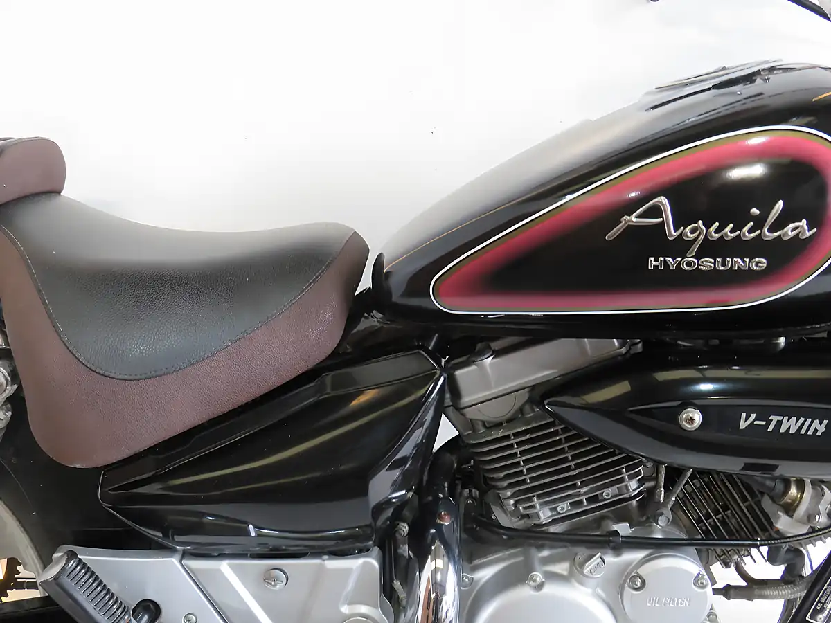 Used 2016 Hyosung GV125 Aquila Black - Interior and Exterior details 10