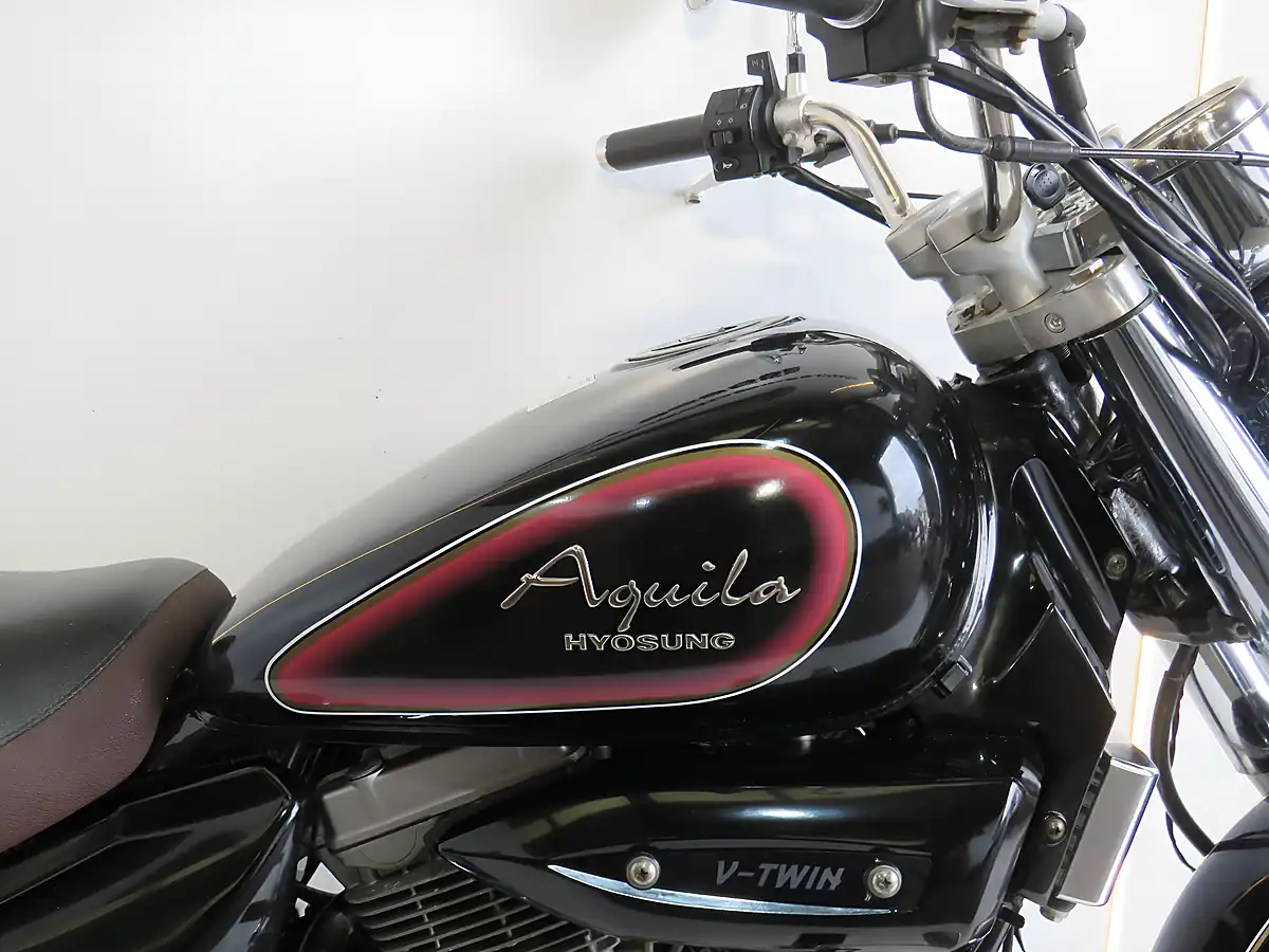 Used 2016 Hyosung GV125 Aquila Black - Interior and Exterior details 11