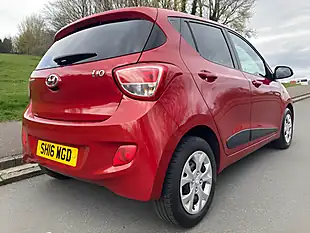 Used 2016 Hyundai i10 Go! Red - Interior and Exterior details 15