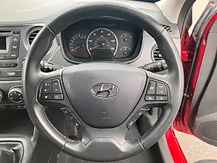 Used 2016 Hyundai i10 Go! Red - Interior and Exterior details 17