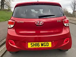 Used 2016 Hyundai i10 Go! Red - Interior and Exterior details 3