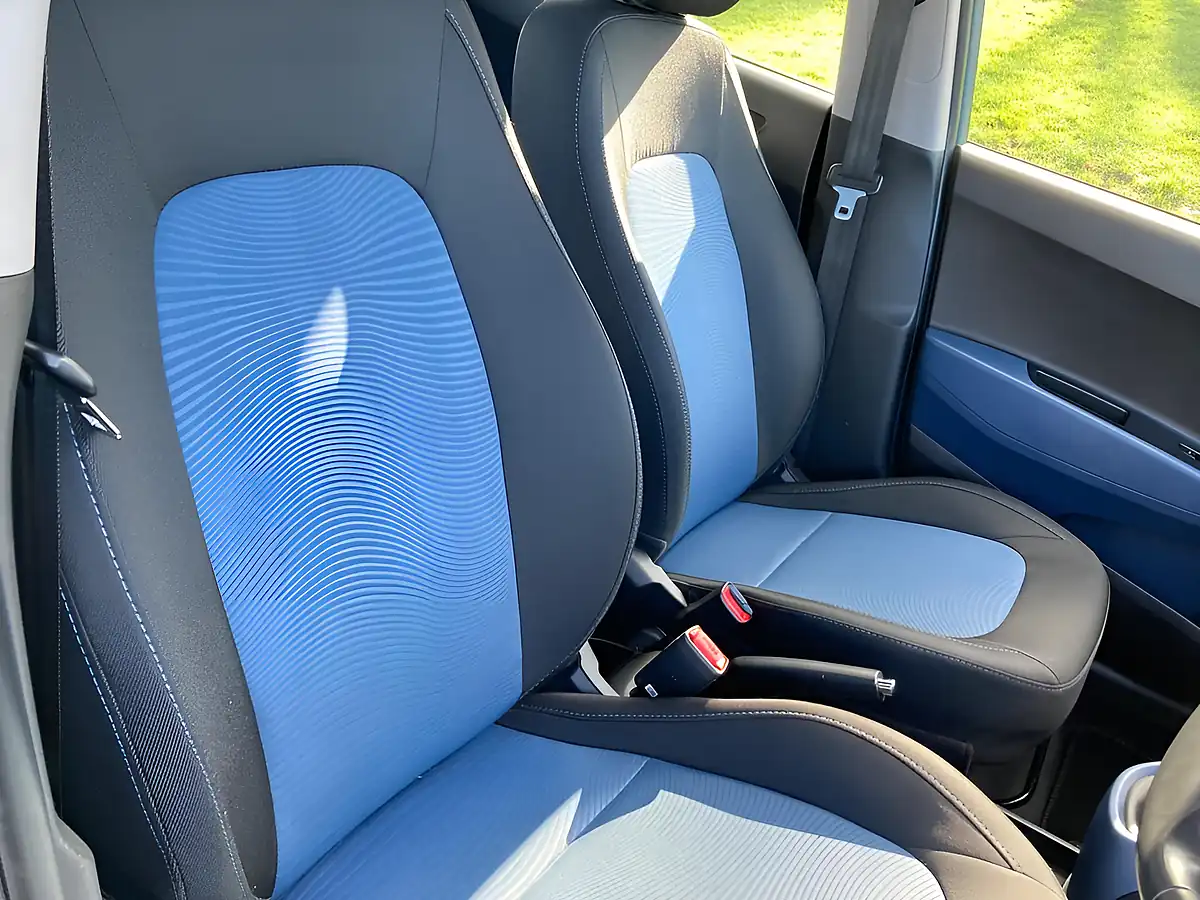 Used 2016 Hyundai i10 Premium Blue - Interior and Exterior details 15