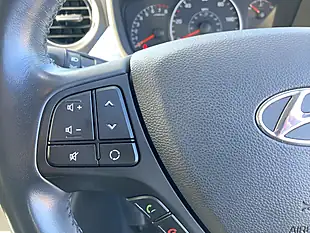 Used 2016 Hyundai i10 Premium Blue - Interior and Exterior details 17