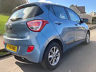 Used 2016 Hyundai i10 Premium Blue - Interior and Exterior details 3