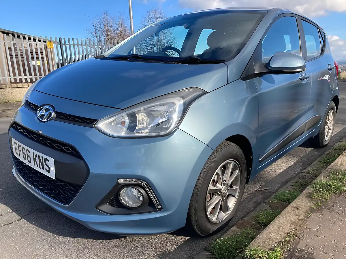Used 2016 Hyundai i10 Premium Blue - Interior and Exterior details 6