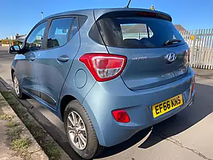 Used 2016 Hyundai i10 Premium Blue - Interior and Exterior details 7