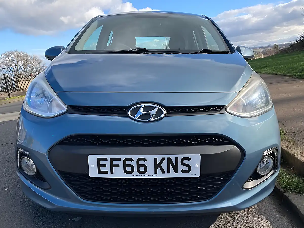 Used 2016 Hyundai i10 Premium Blue - Interior and Exterior details 8