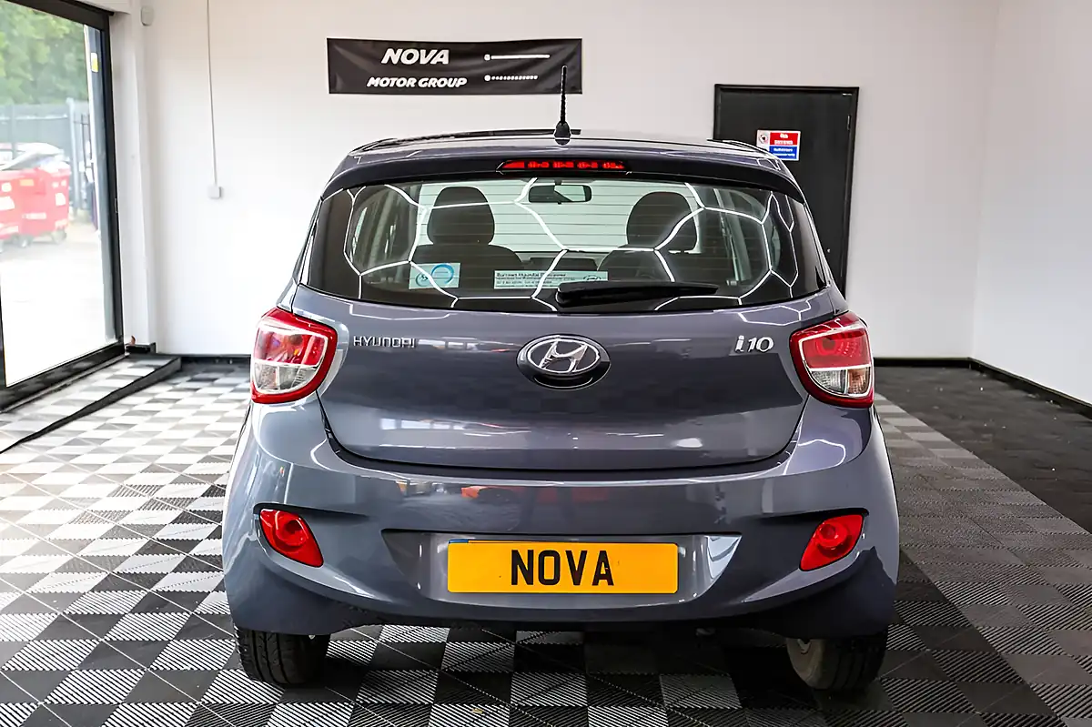 Used 2016 Hyundai i10 Premium Grey - Interior and Exterior details 11