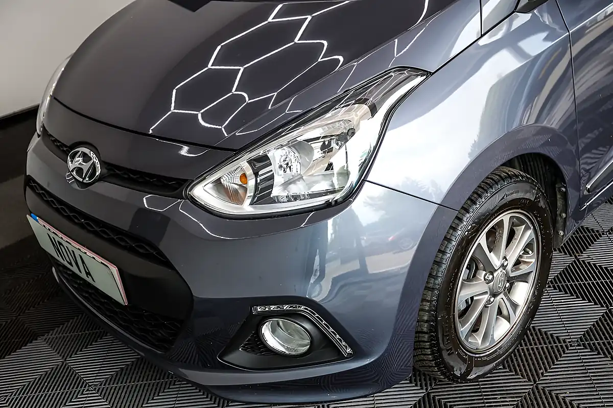 Used 2016 Hyundai i10 Premium Grey - Interior and Exterior details 18