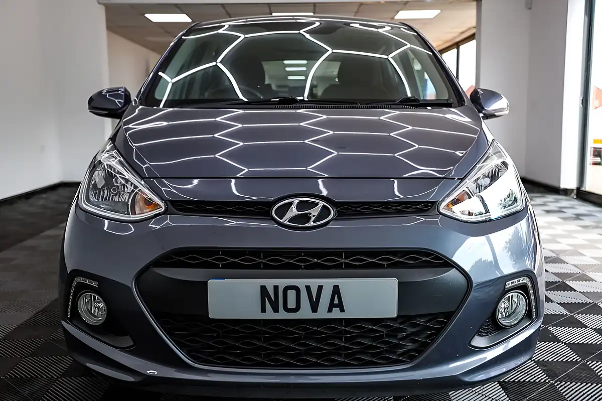 Used 2016 Hyundai i10 Premium Grey - Interior and Exterior details 8