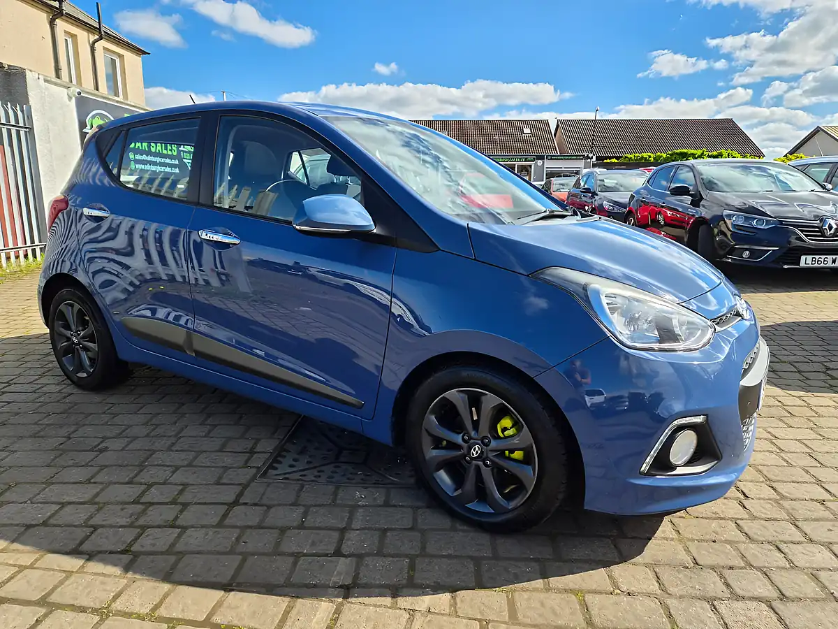 Used 2016 Hyundai i10 Premium Se Blue - Front View