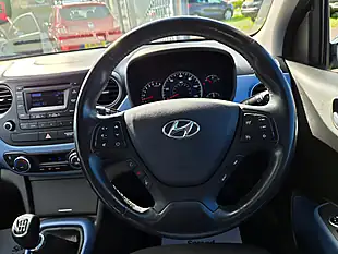 Used 2016 Hyundai i10 Premium Se Blue - Interior and Exterior details 10