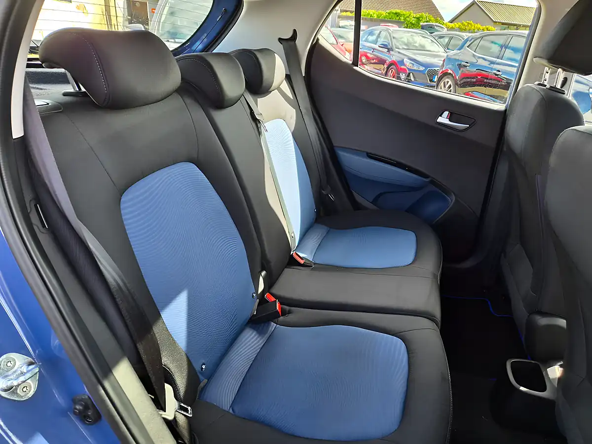 Used 2016 Hyundai i10 Premium Se Blue - Interior and Exterior details 14