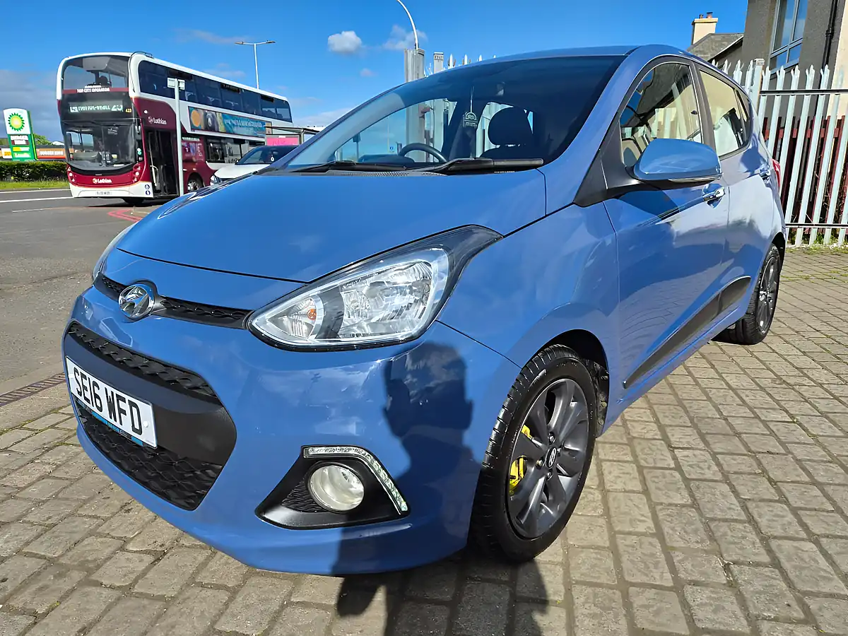 Used 2016 Hyundai i10 Premium Se Blue - Interior and Exterior details 3